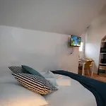 Le Tiny Apartment
